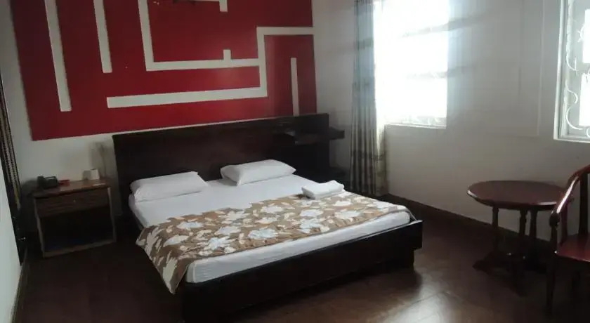 Nhat Van Hotel 1