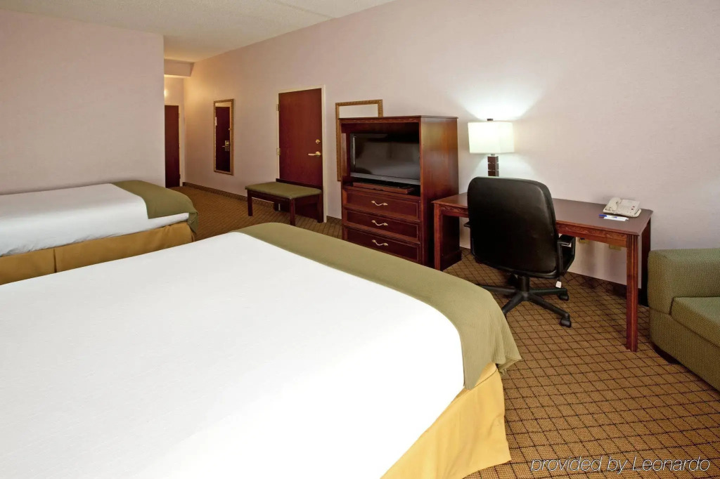 Holiday Inn Express & Suites Milford by IHG
