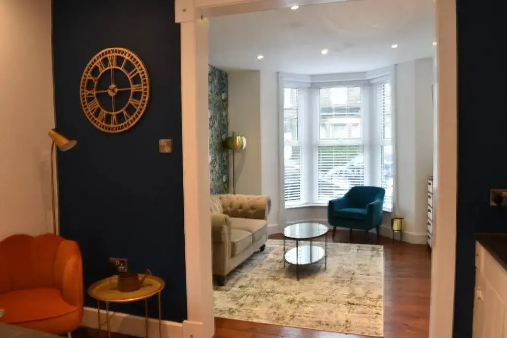 The Cheltenham, stylish 1-bed Victorian apartment
