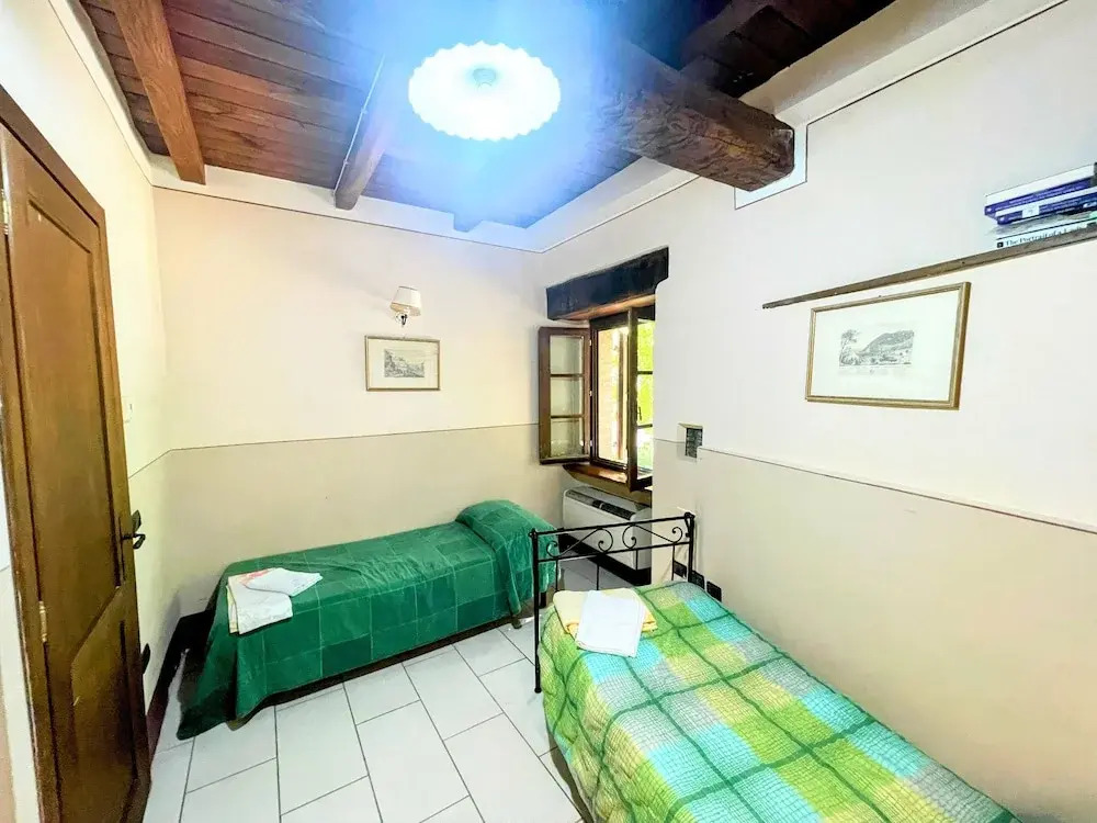 Apt 4 - Forget all Your Troubles - Relax in Paradise ! Air Con, Wifi! Sleeps 4