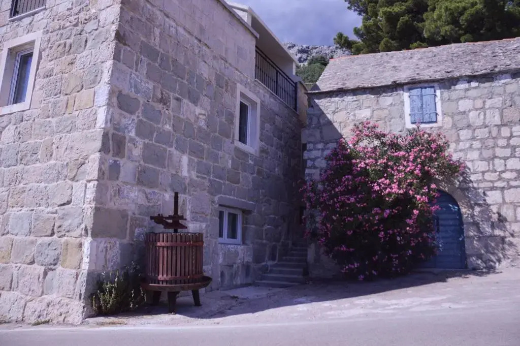 Old stone house Klarić