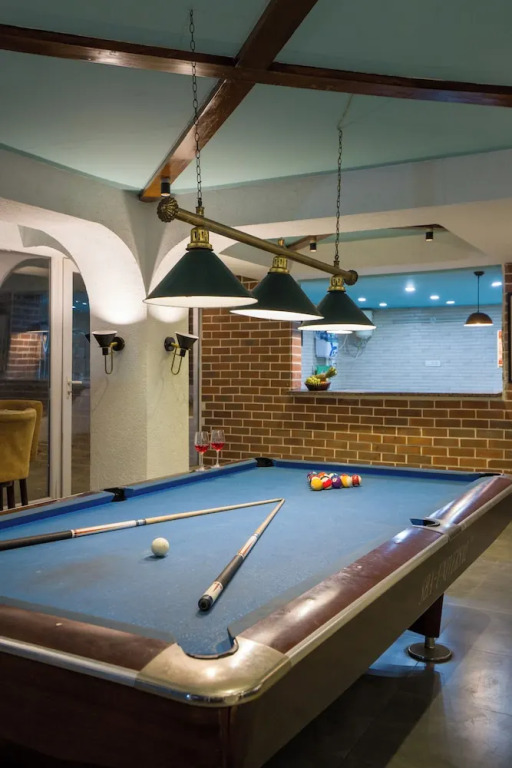 Alaya Stays Live Life 2BHK Apartment