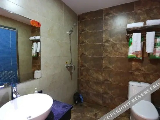 Cema Qiangzhai Hotel