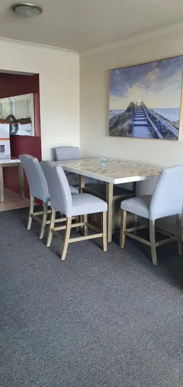 Chevron Tower3 has 2bedrooms 2beds With Car Park