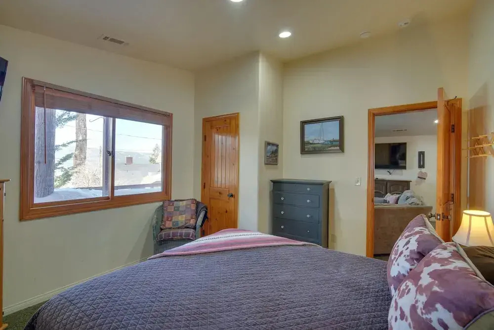 Spacious Big Bear Cabin Rental - 1 Mi to Lake!