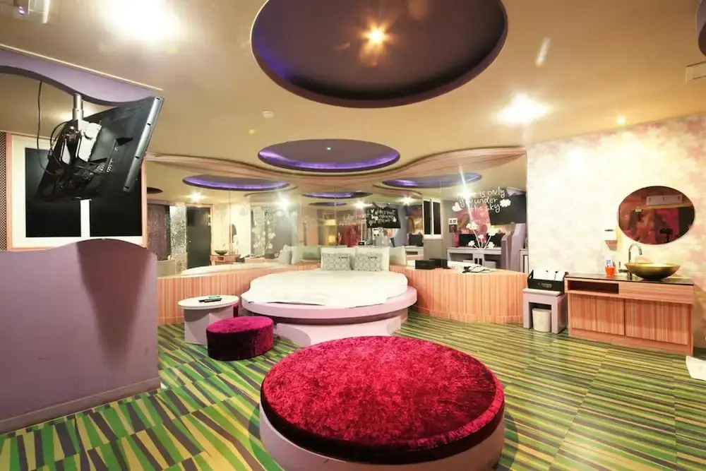 Gyeongju Poverta Hotel