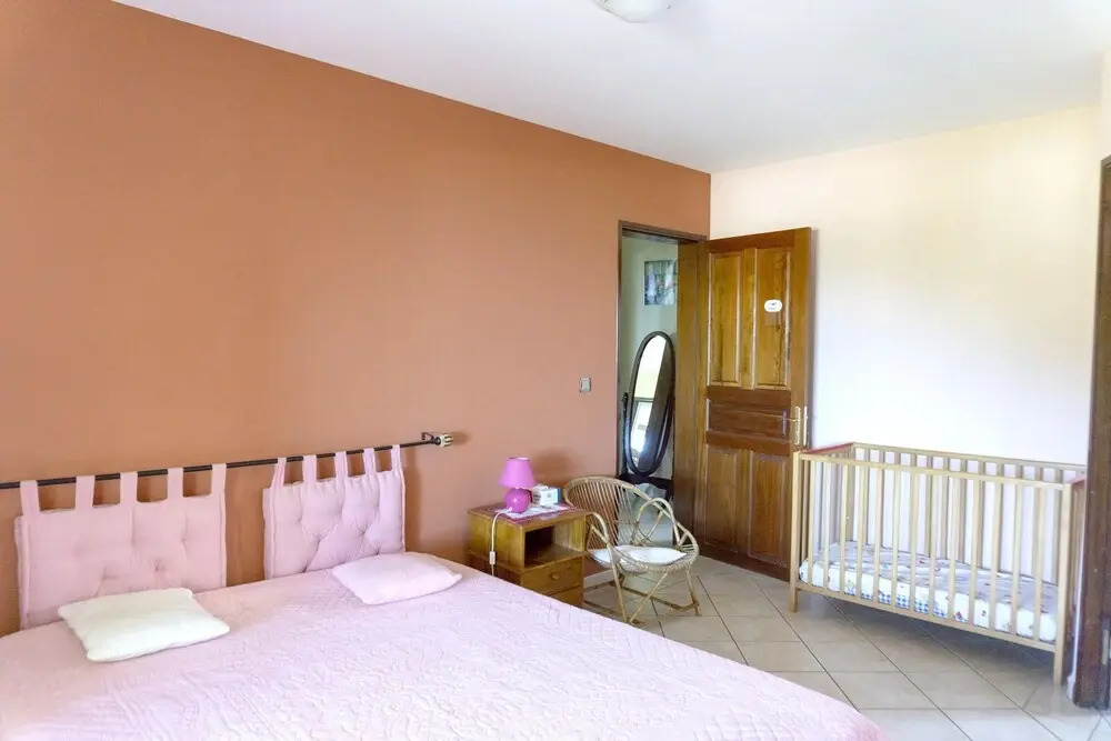 Apartment With 3 Bedrooms in Petite Île, With Wonderful sea View, Enclosed Garden and Wifi Near the Beach