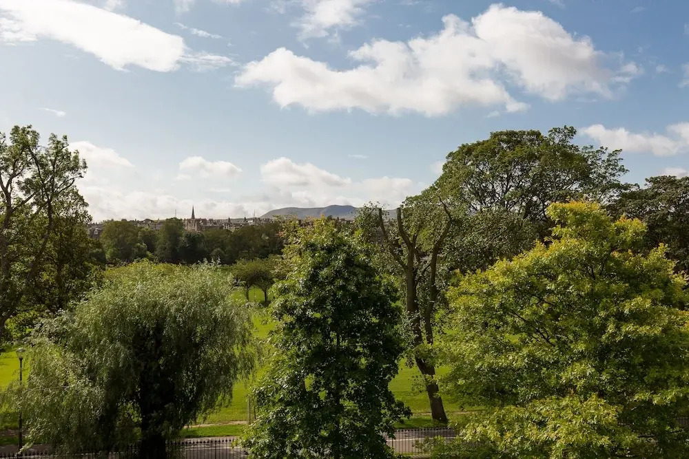 Luxury 3 bedroom duplex Apartment in the iconic Quartermile with Stunning Balcony Views