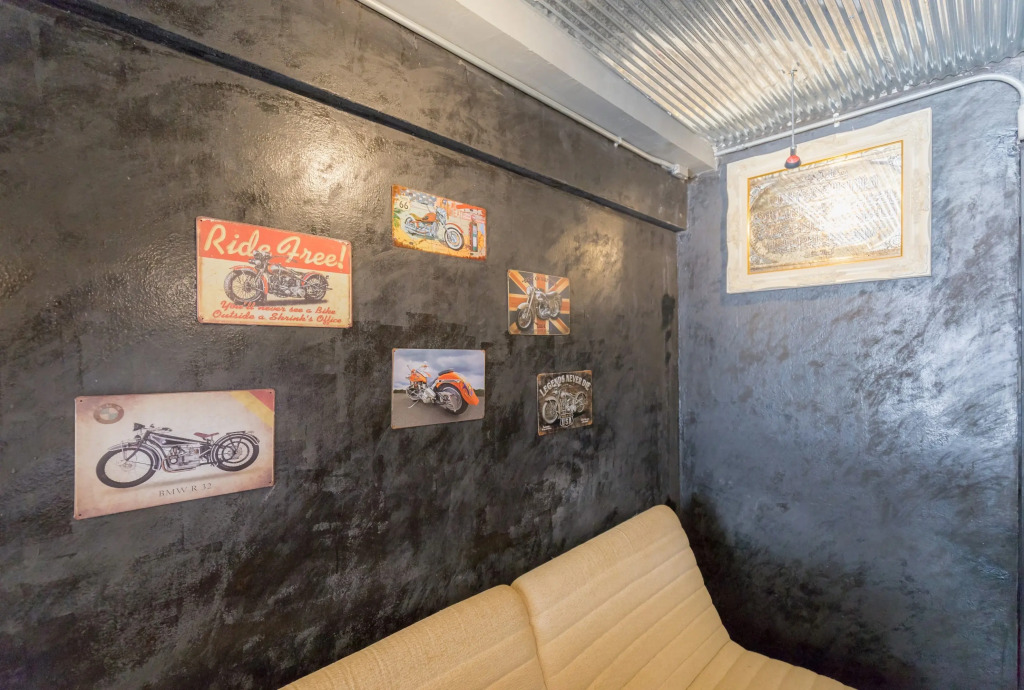 Shakira Hostel