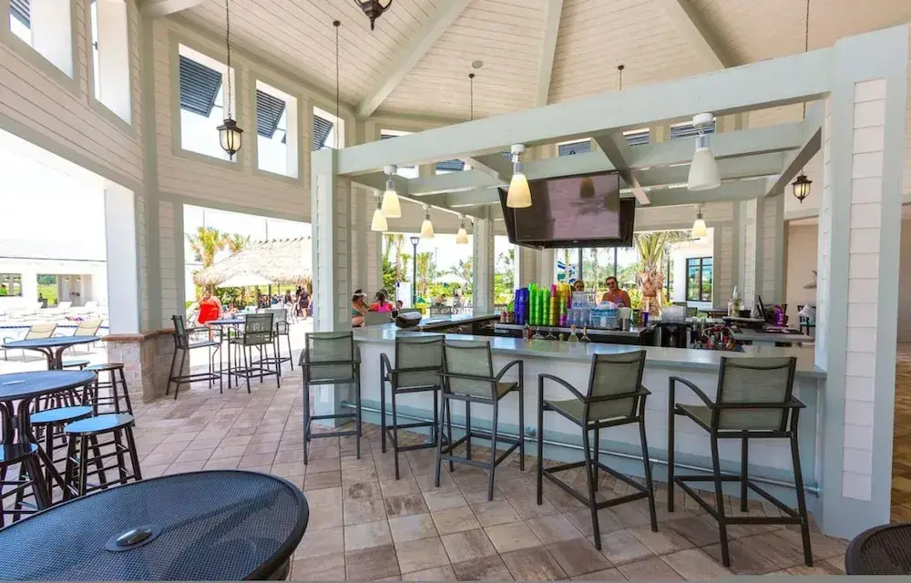 Amazing 4bdr House Storey Lake