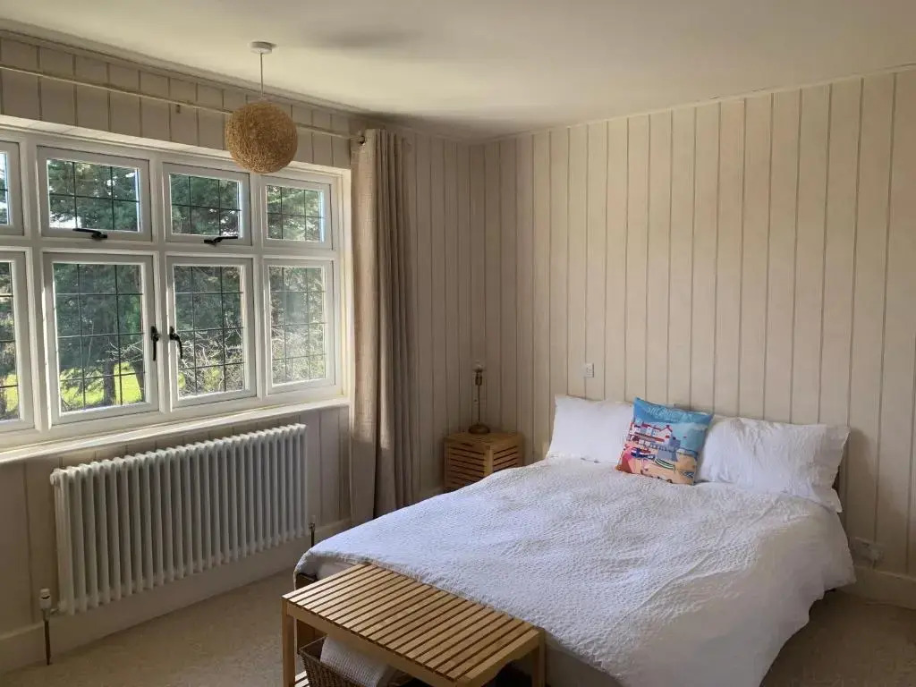 Picaroons - Friendly Bed & Breakfast Quiet with ample off-street parking