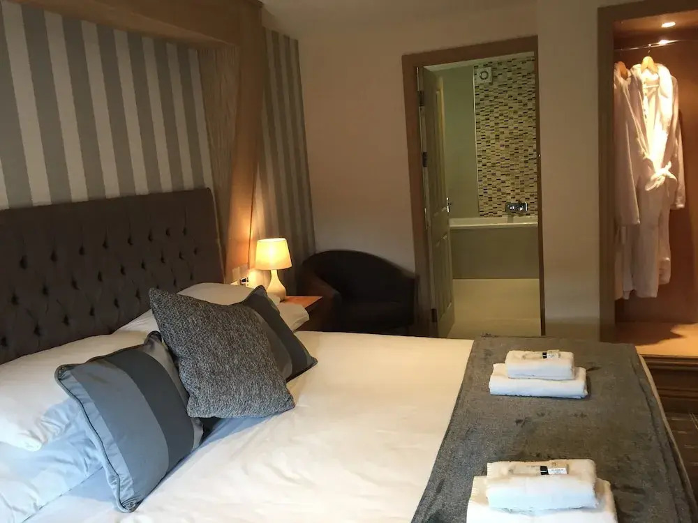 Nithsdale Hotel