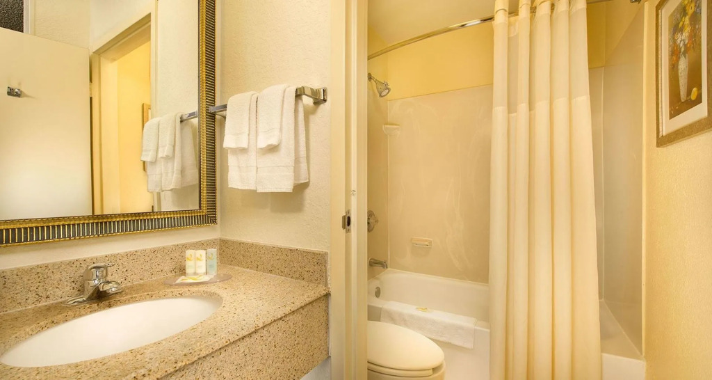 Quality Inn Miami Airport - Doral