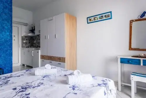 Antoniadi Rooms