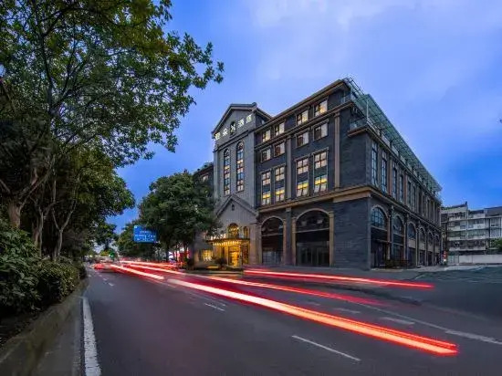 X Hotel