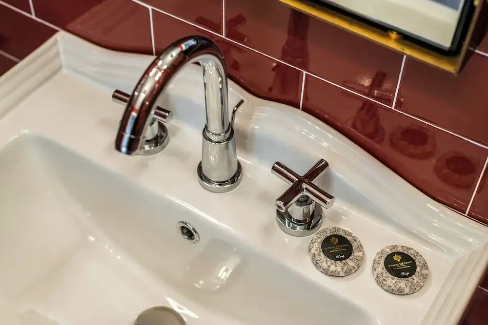 Bagutta Suites