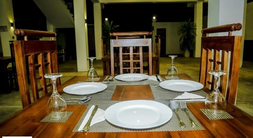 Kings Marine B&B Surf Hotel