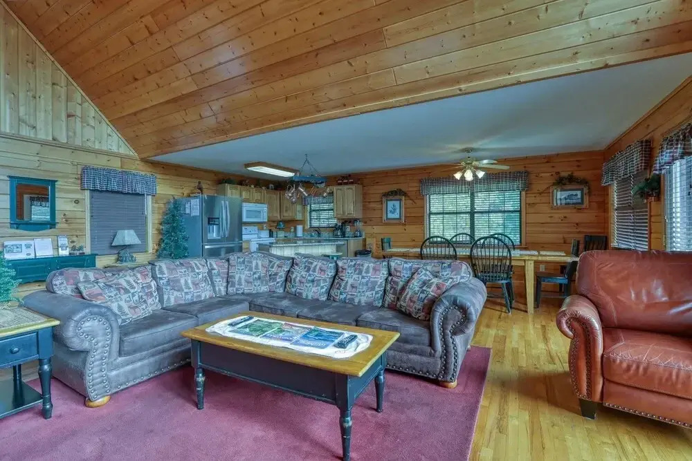 An Amazing View - 4 Bedrooms, 3.5 Baths, Sleeps 10 Cabin by RedAwning