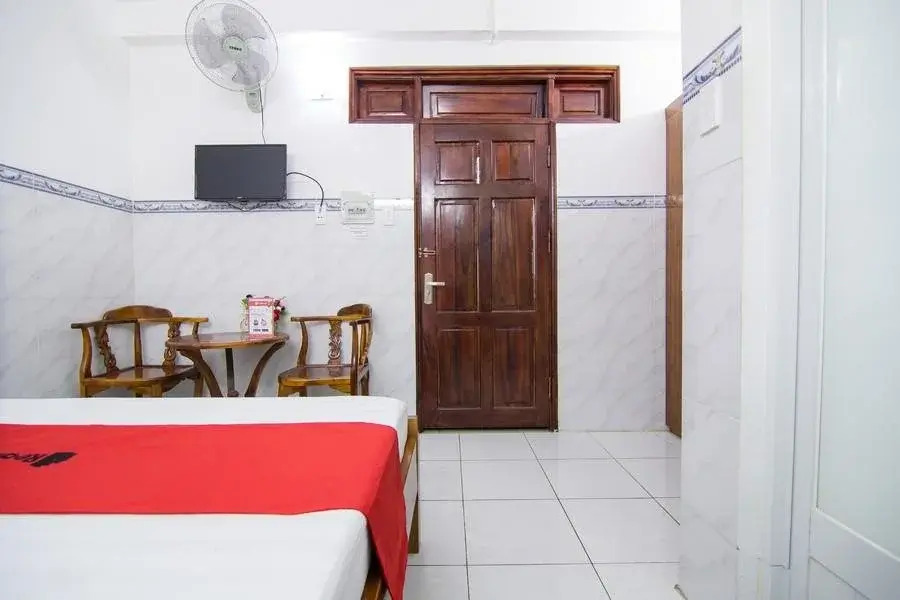 RedDoorz near Bau Cat Residence