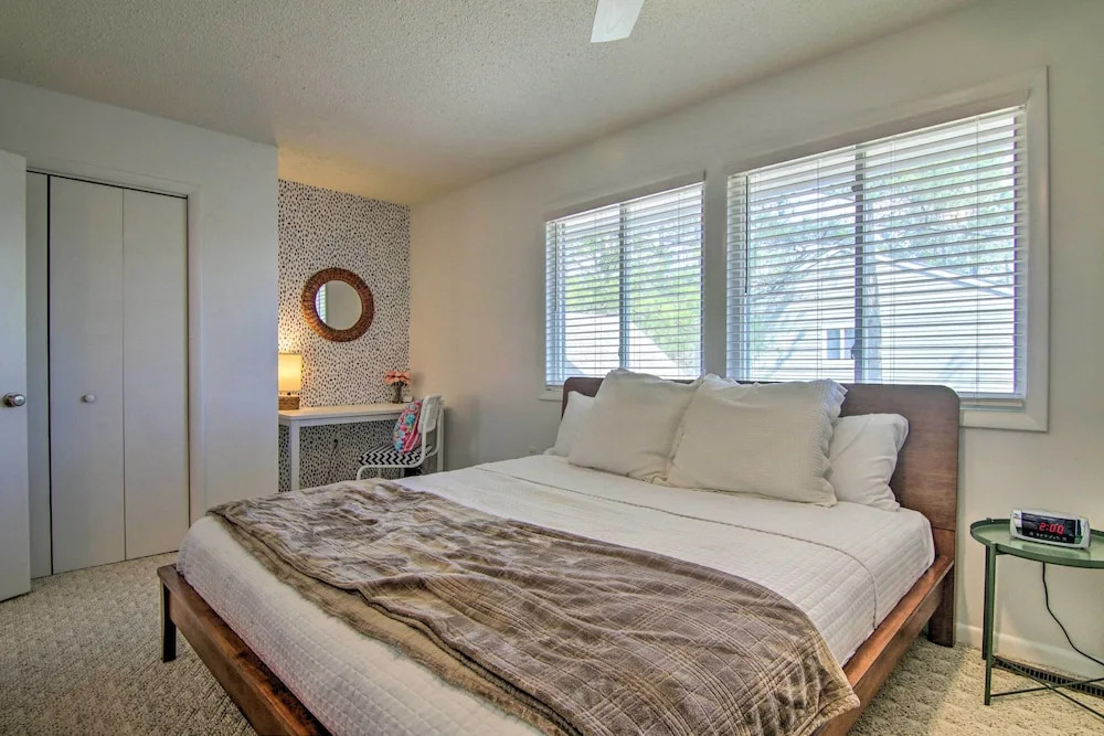 1 Mi to Beach & Boardwalk: Family Townhome