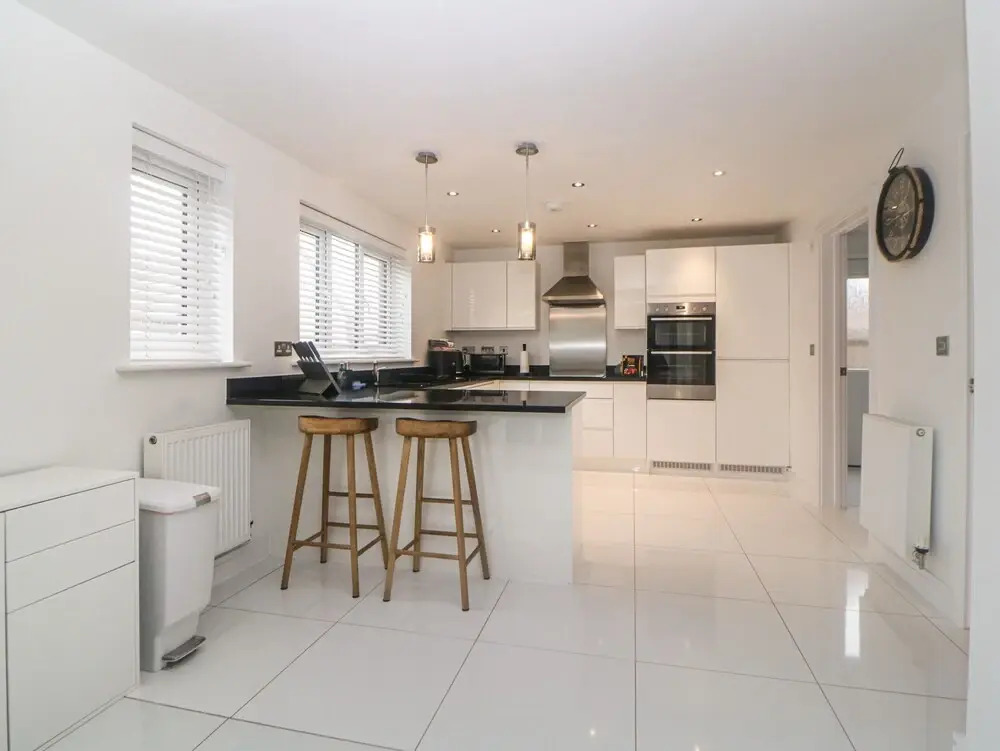 2 White Rock Court