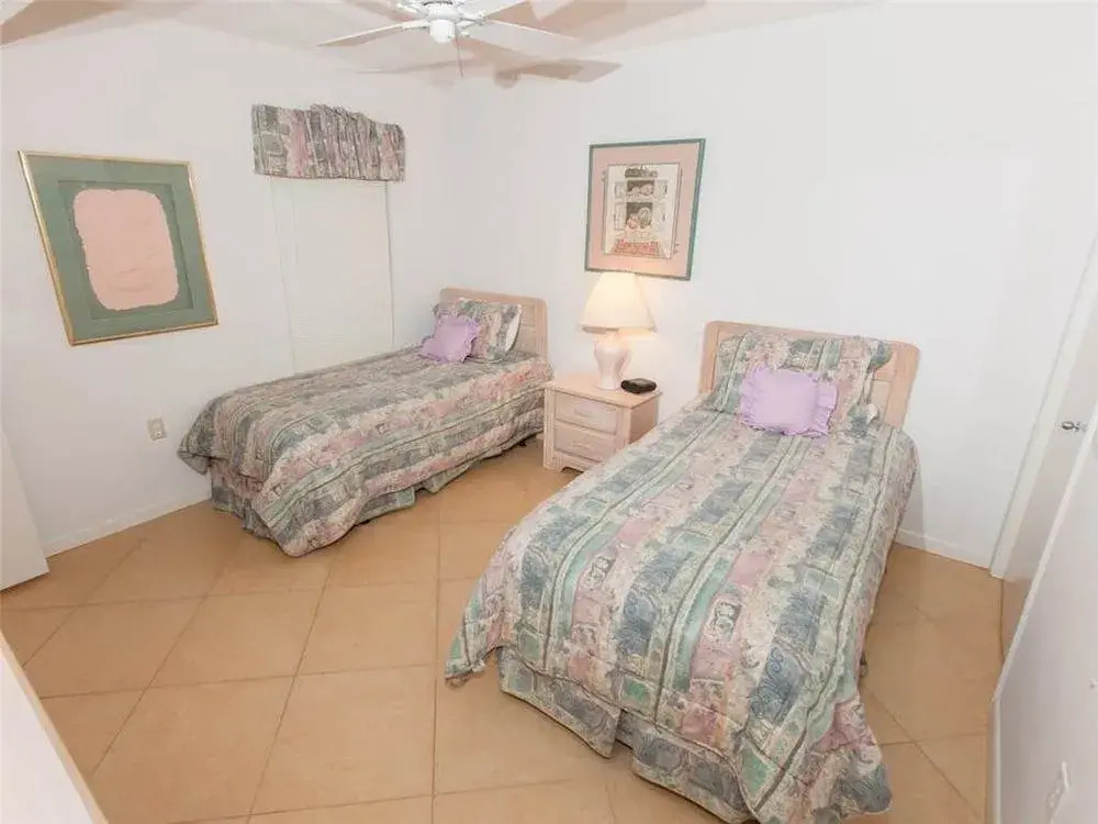 Summerchase 1008 - 3 Br condo by RedAwning