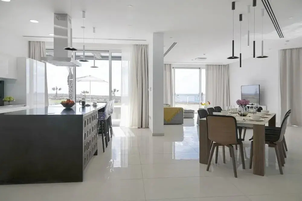 Beachfront Luxury Villa Glory