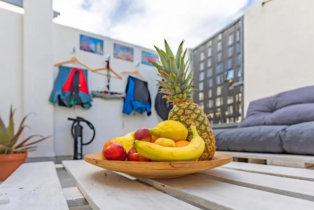 Beach at 350m, Pool, Chillout Patio and Fibre WIFI
