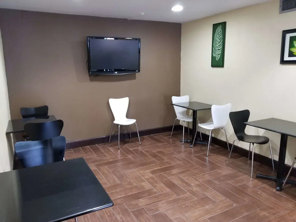 Red Roof Inn Raleigh North-Crabtree Mall-Lenovo Center