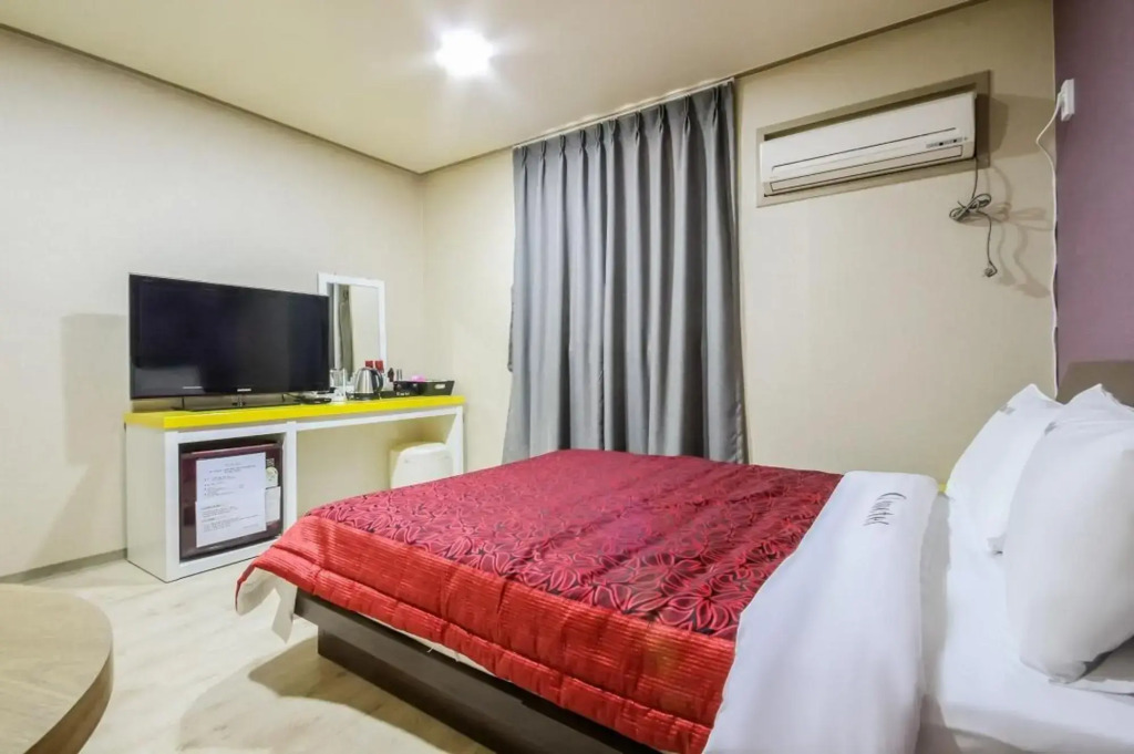 Q Motel Wanju