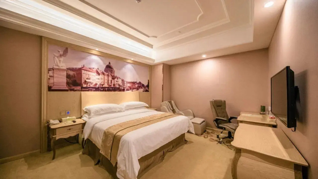 Vienna International Hotel (Shanghai Songjiang Development Zone Sports Center Metro Station)
