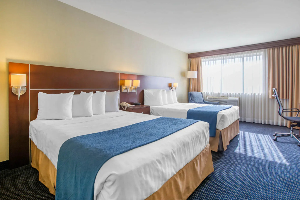 Spark by Hilton Montreal Brossard