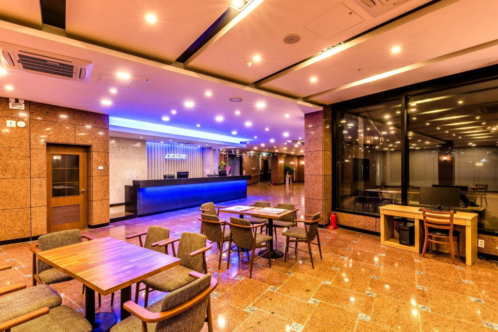 Leslie Hotel