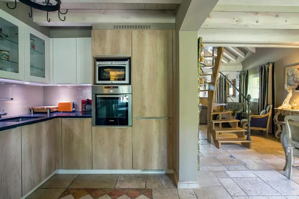 Le B. Cottage