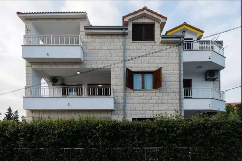 Villa Supetar Garden - Two Bedroom Apartment with Terrace