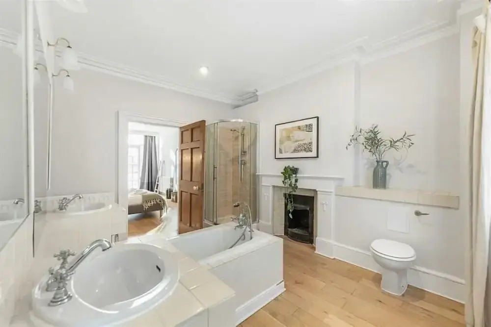 Spacious 3B House in South Kensington