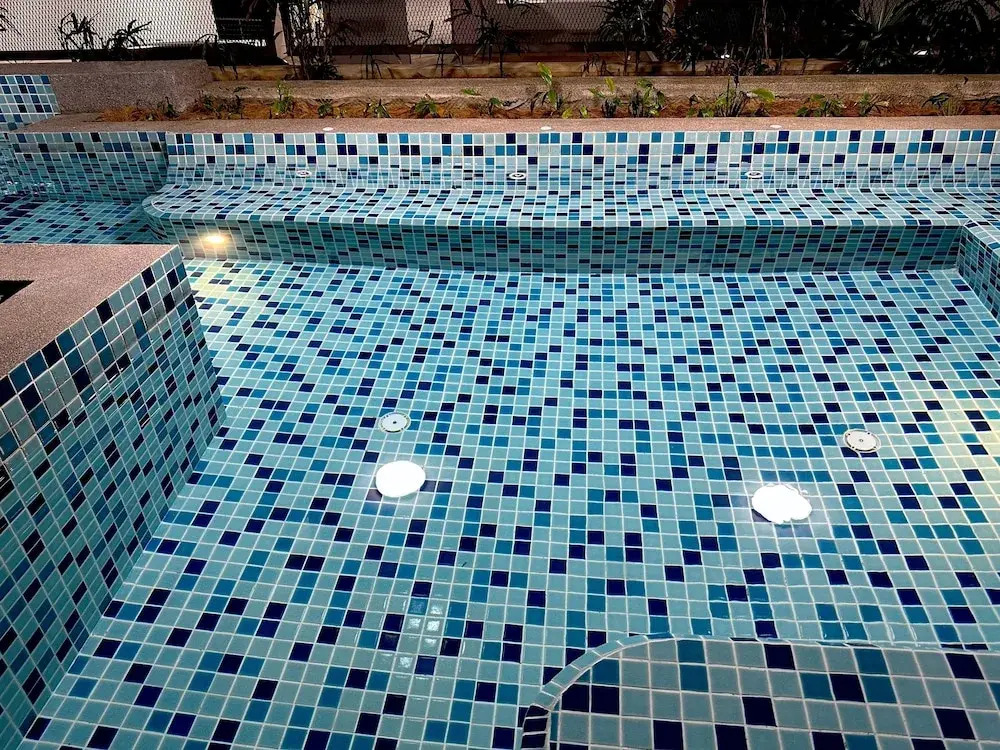 Neu Suites Service Apartment