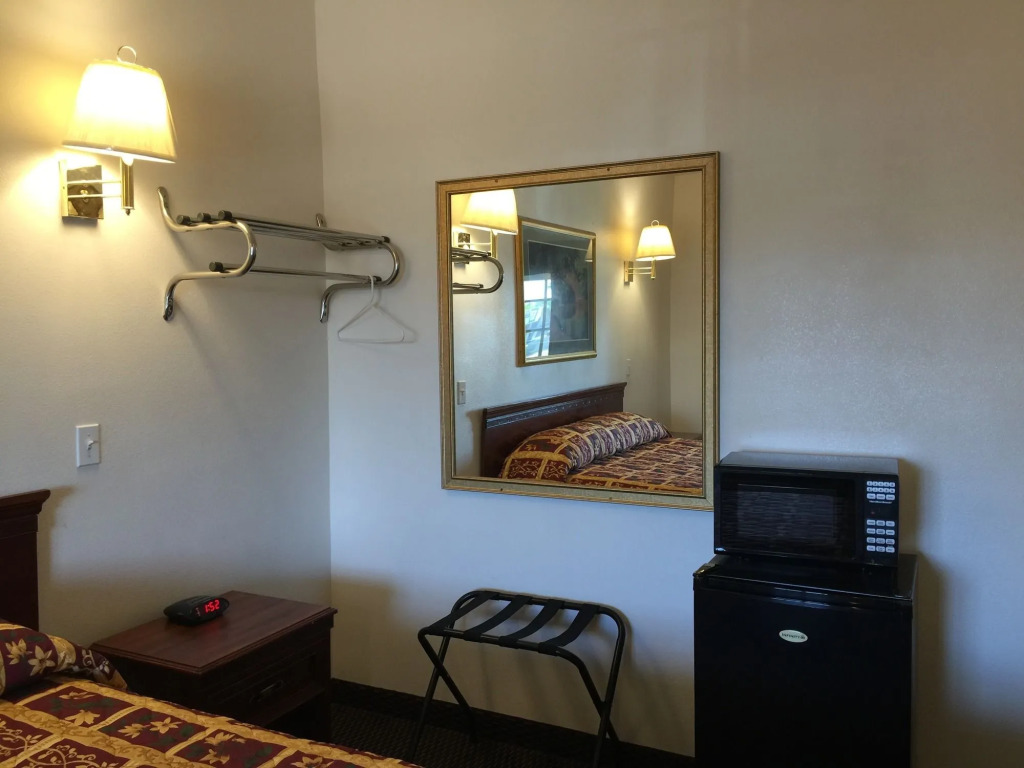 Escondido Inn