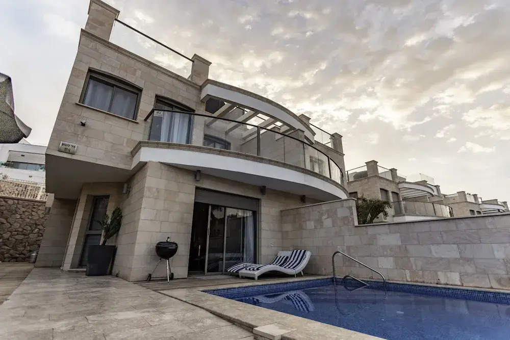 Luxury Villa 4BR with private pool & Jacuzzi Sea View