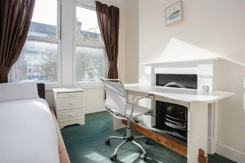 Spacious 4 Bedroom House in South Lambeth