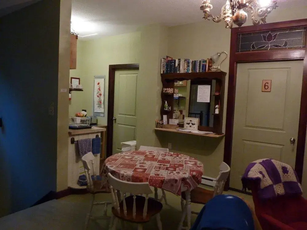 Hedley Inn & Hostel