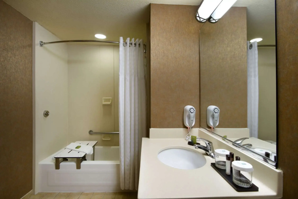 Embassy Suites by Hilton Charleston Airport Convention Ctr