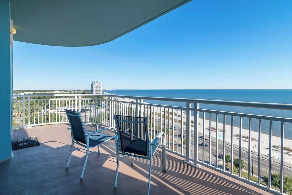Spacious Beachview End Unit in Legacy Tower 1 -1101 - 3 Bedroom 3 Bath Condo