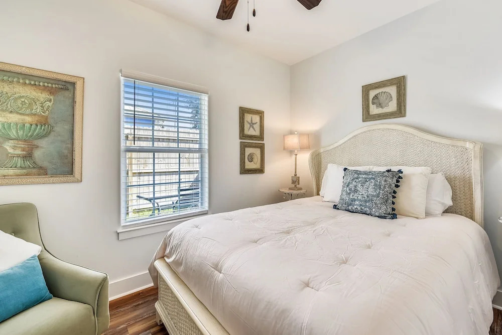 Laguna Matata by Book That Condo
