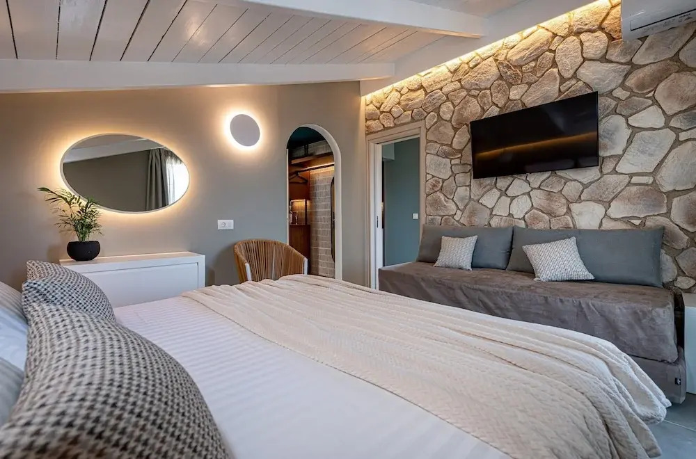 Horizon Apartments - Beachfront Luxury, by ZanteWize