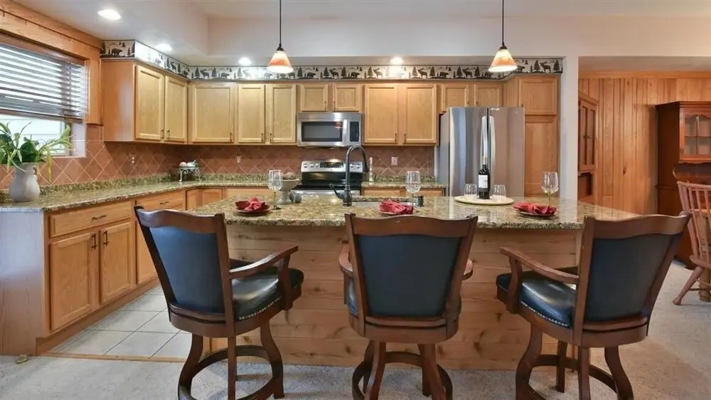 Seven Springs 4 BR Premium Condo, Sleeps 9 by RedAwning