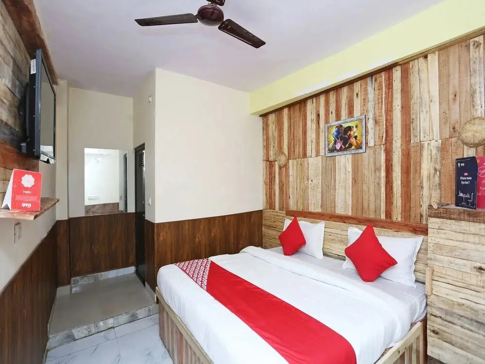 Hotel Bullet Inn & Lounge By OYO Rooms