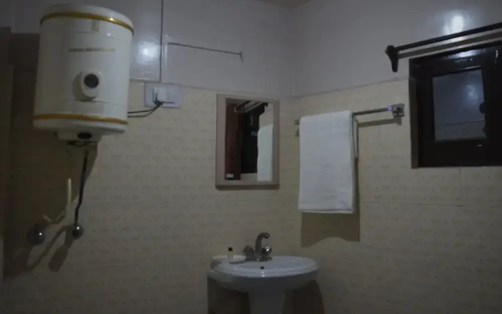 Hotel D'Zojila - Kargil