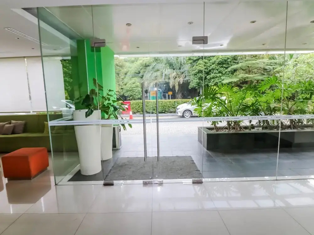 NIDA Rooms Tebet Pancoran Statue Dukuh Patra Raya
