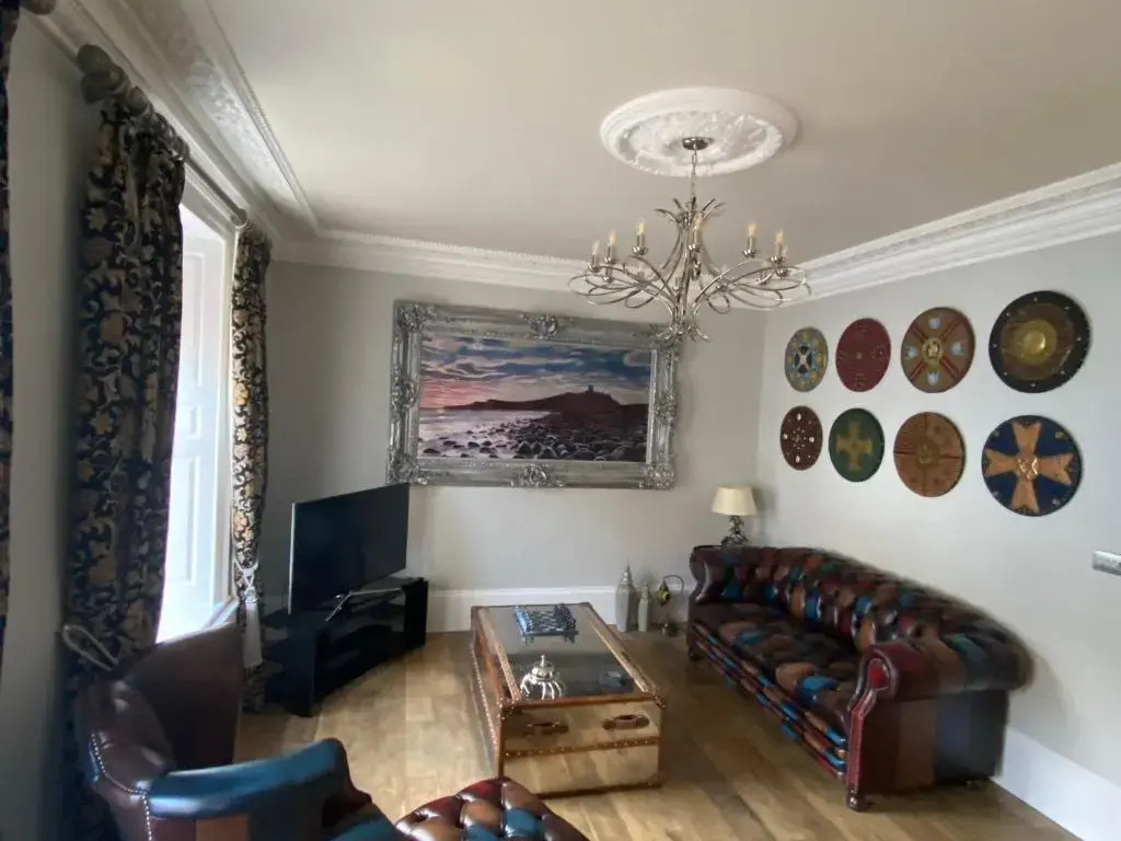 Clan Young Suite